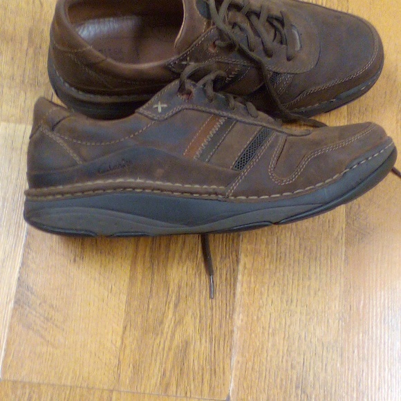 Like New Men's Clarks Active Air - Picture 3 of 8